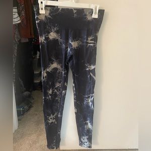 Naturyl by Niykee “the gemstone leggings” in tourmaline size medium
